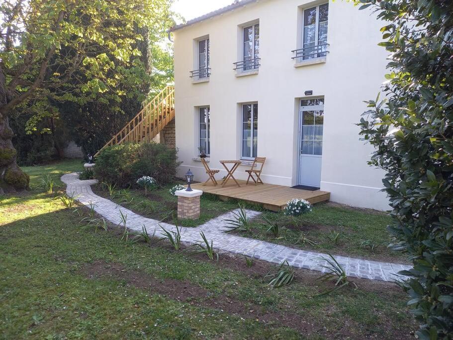 La Grelauderie 2 Apartment Saintes Exterior photo